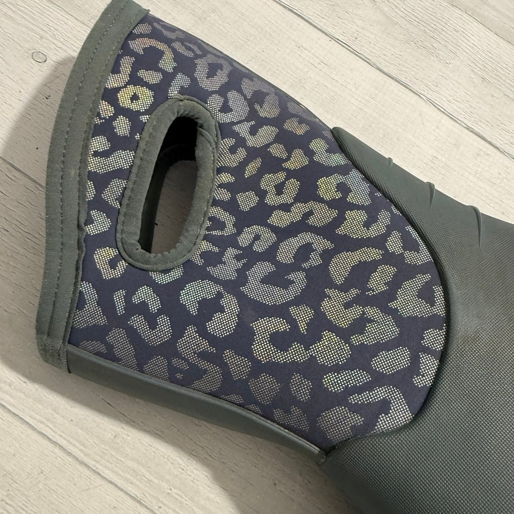 Bogs Kids' Neo-Classic Metallic Leopard Boot child size 2 - Picture 10 of 12